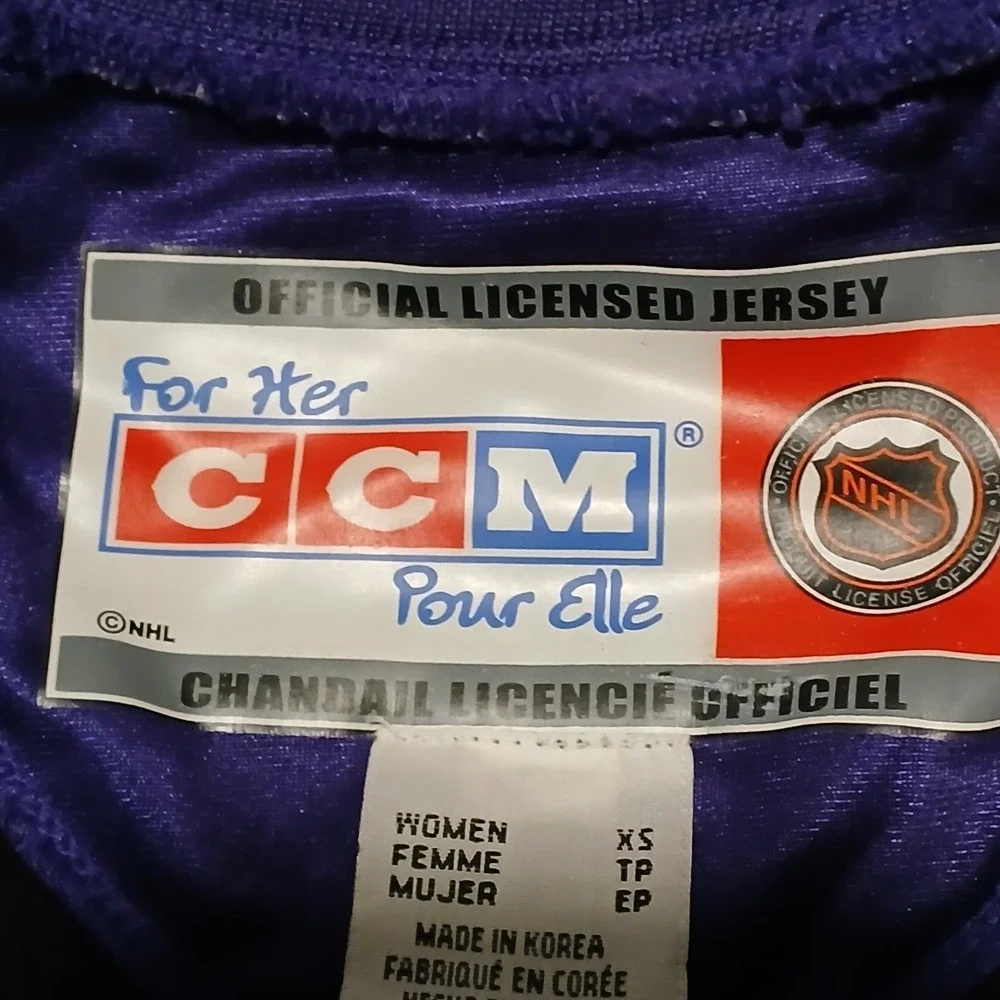 VTG CCM LA Kings Women's Hockey Jersey XS Purple NHL Embroidered For‎ Her Retro